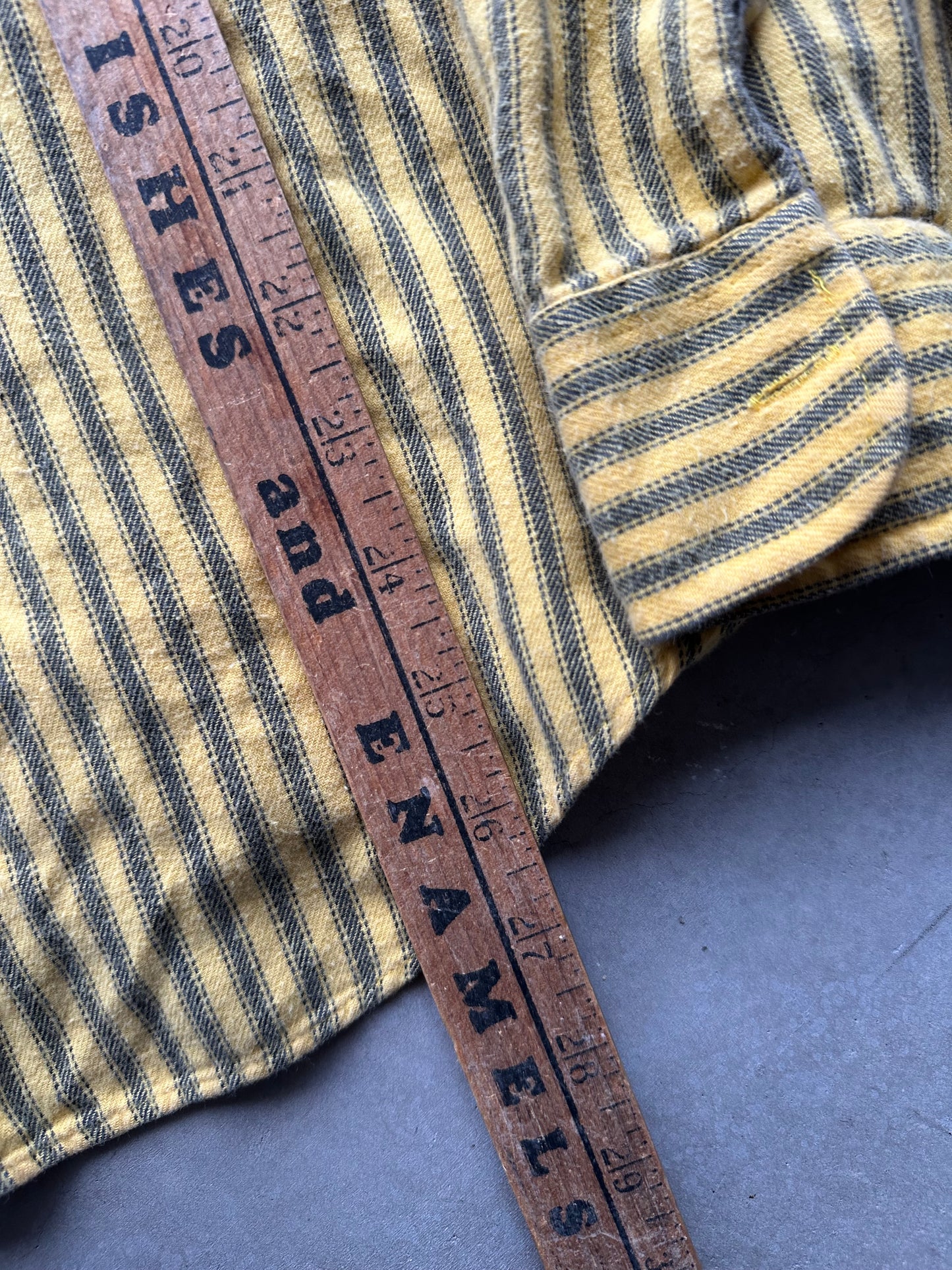 Yellow Crossbones Flannel - Size L